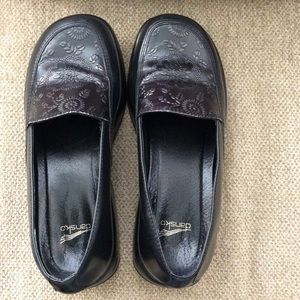 🔽 Dansko Clogs